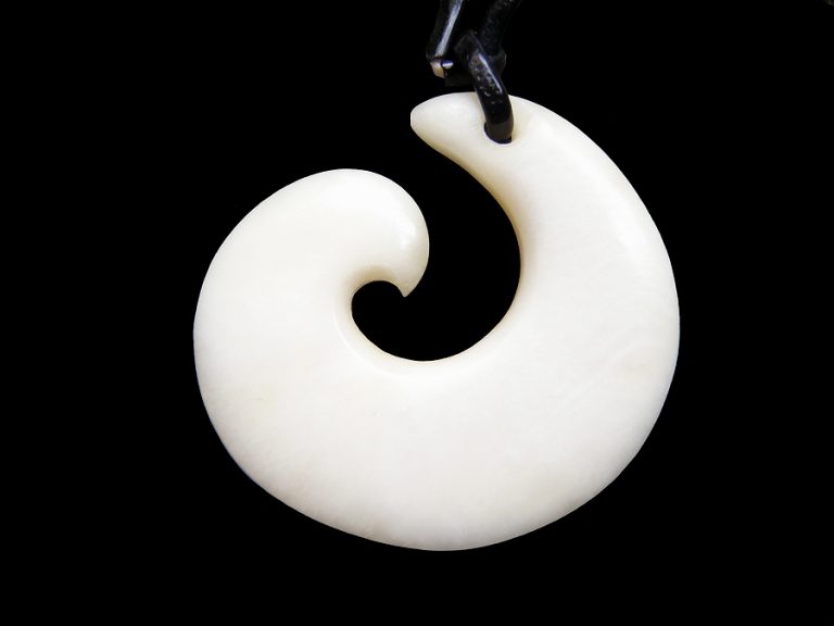 bone-carving-necklace